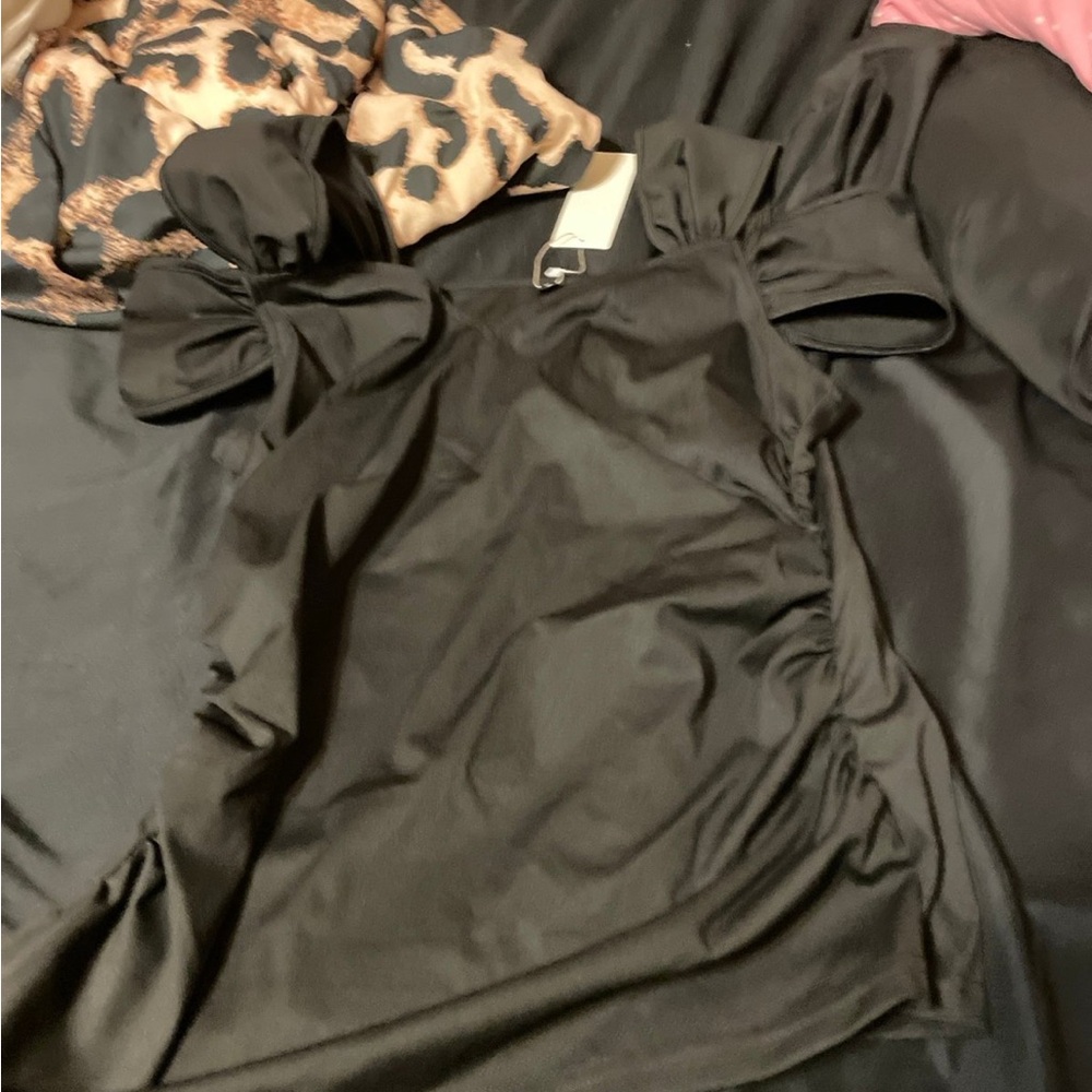 Black Puff Sleeve Top size large